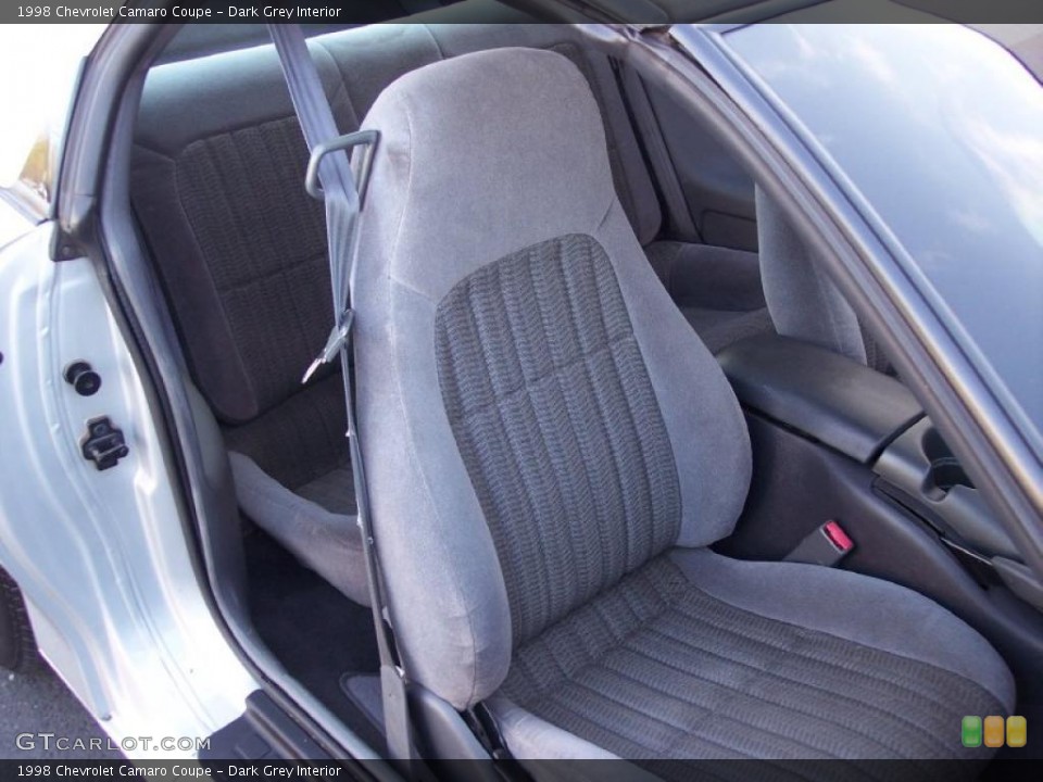 Dark Grey Interior Photo for the 1998 Chevrolet Camaro Coupe #46830363
