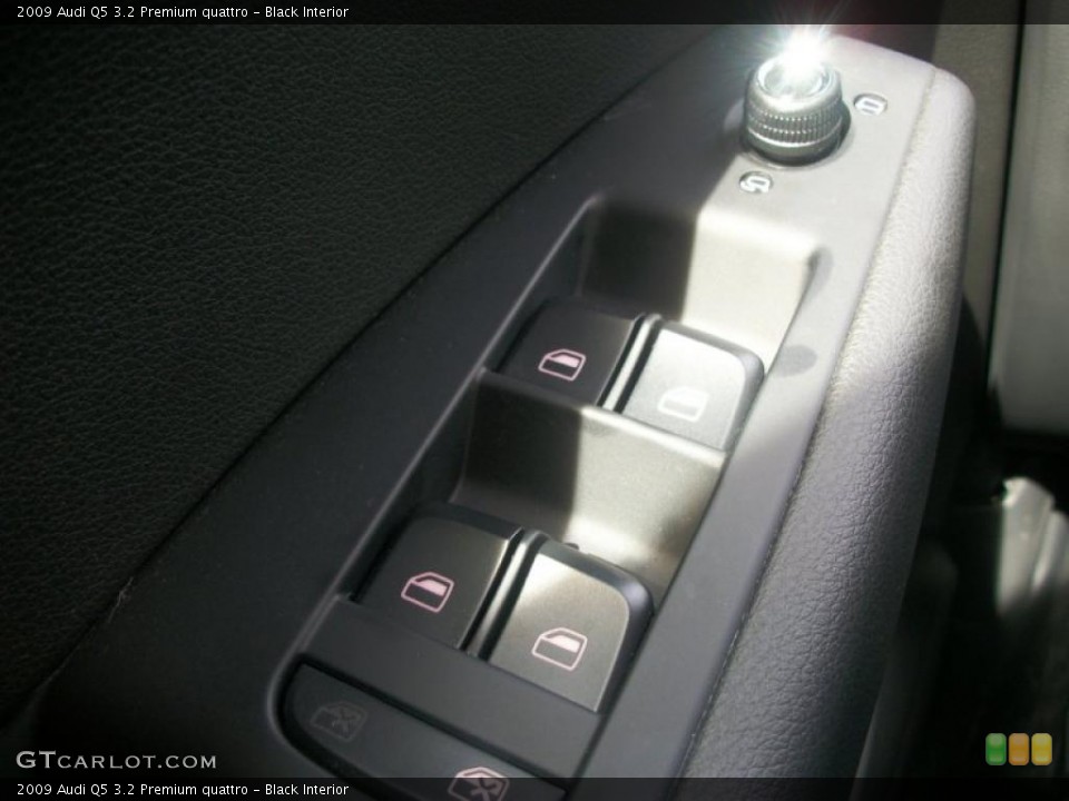 Black Interior Controls for the 2009 Audi Q5 3.2 Premium quattro #46833468