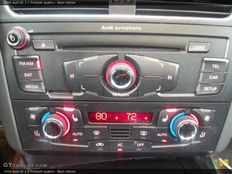 Black Interior Controls for the 2009 Audi Q5 3.2 Premium quattro #46833573