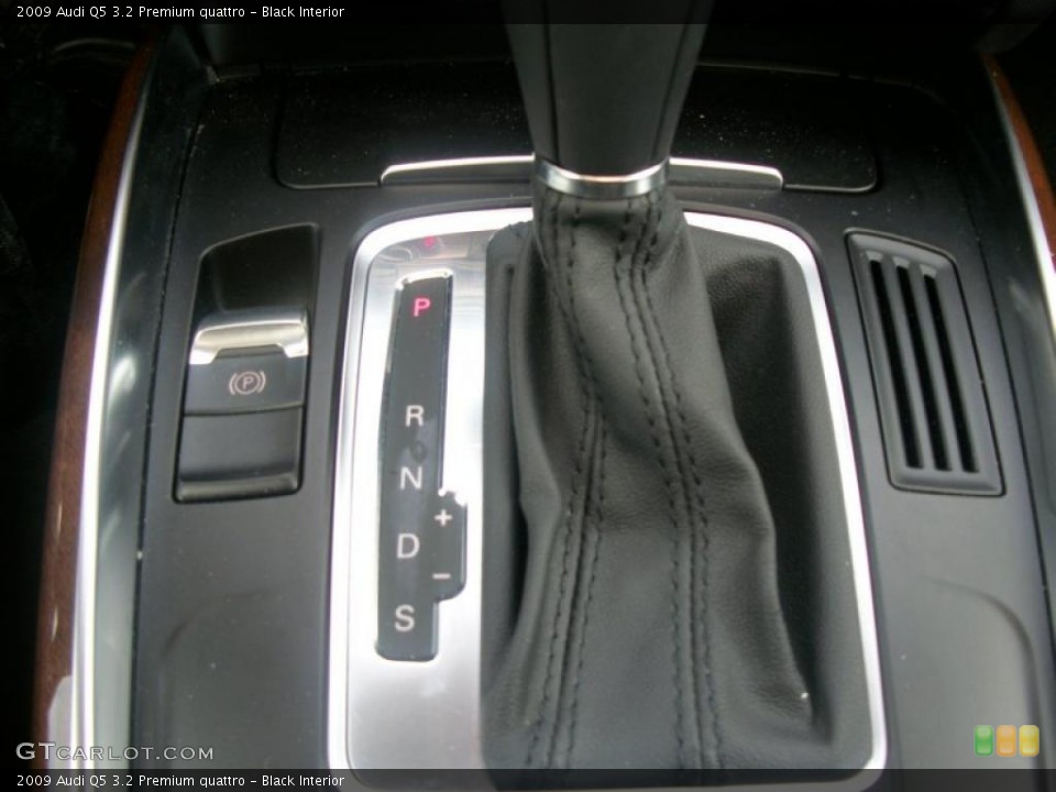 Black Interior Transmission for the 2009 Audi Q5 3.2 Premium quattro #46833597