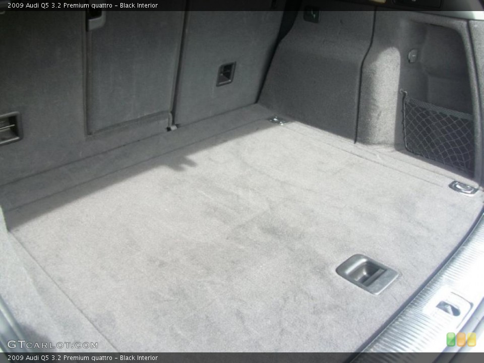 Black Interior Trunk for the 2009 Audi Q5 3.2 Premium quattro #46833747