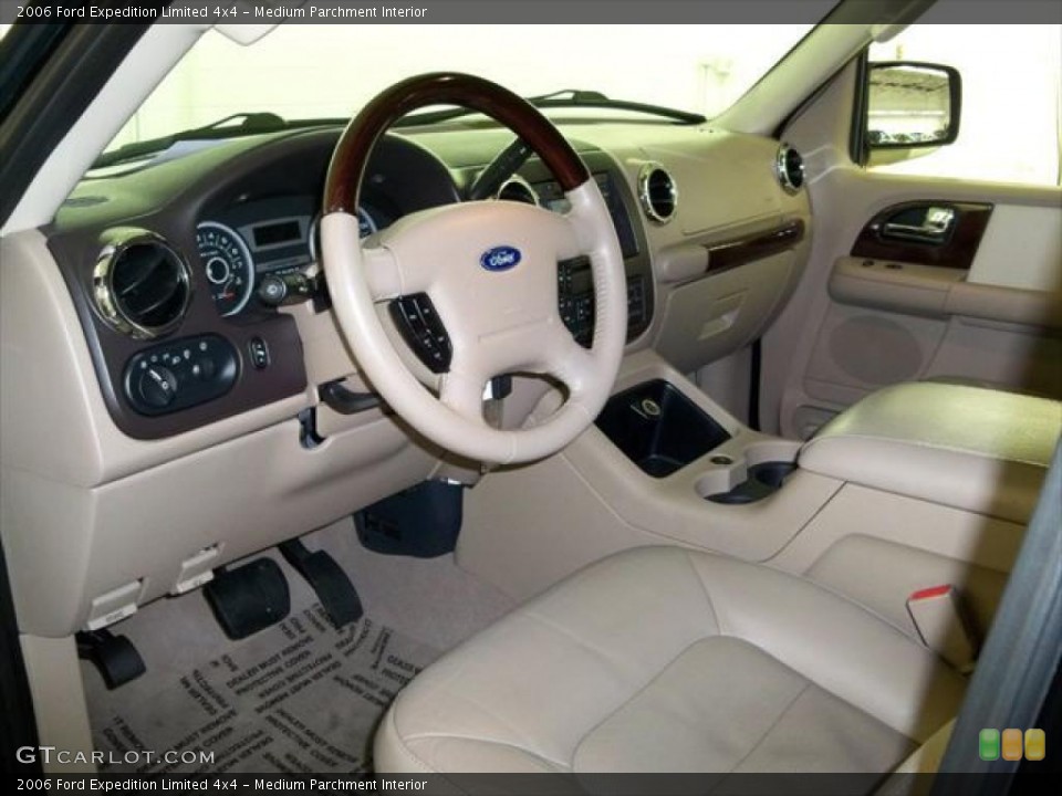 Medium Parchment Interior Photo for the 2006 Ford Expedition Limited 4x4 #46838565