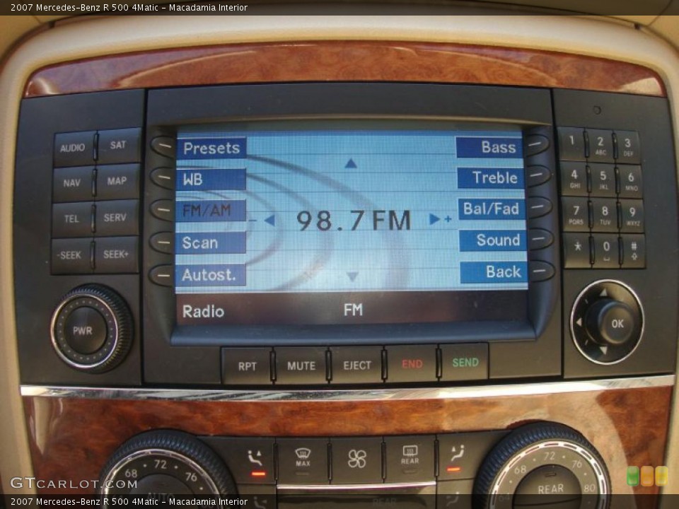 Macadamia Interior Controls for the 2007 Mercedes-Benz R 500 4Matic #46839183