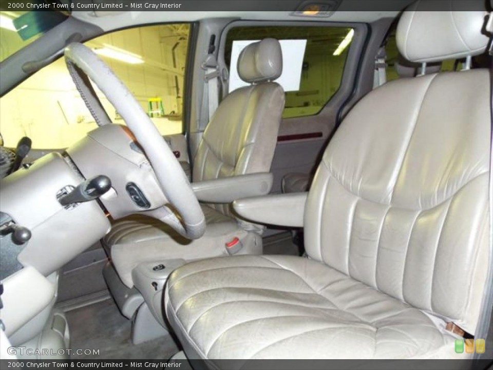 Mist Gray Interior Photo for the 2000 Chrysler Town & Country Limited #46840683