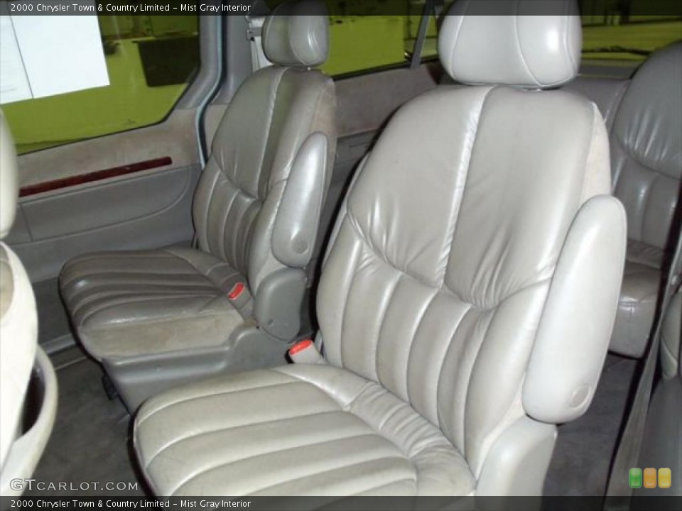 Mist Gray Interior Photo for the 2000 Chrysler Town & Country Limited #46840743