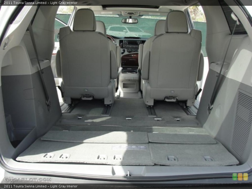 Light Gray Interior Photo for the 2011 Toyota Sienna Limited #46873220