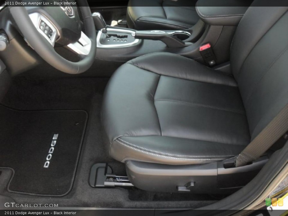 Black Interior Photo for the 2011 Dodge Avenger Lux #46876946