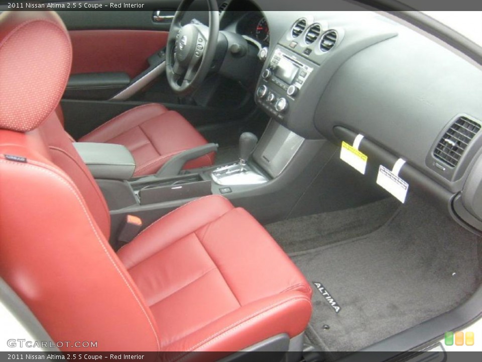 Red Interior Photo for the 2011 Nissan Altima 2.5 S Coupe #46880717
