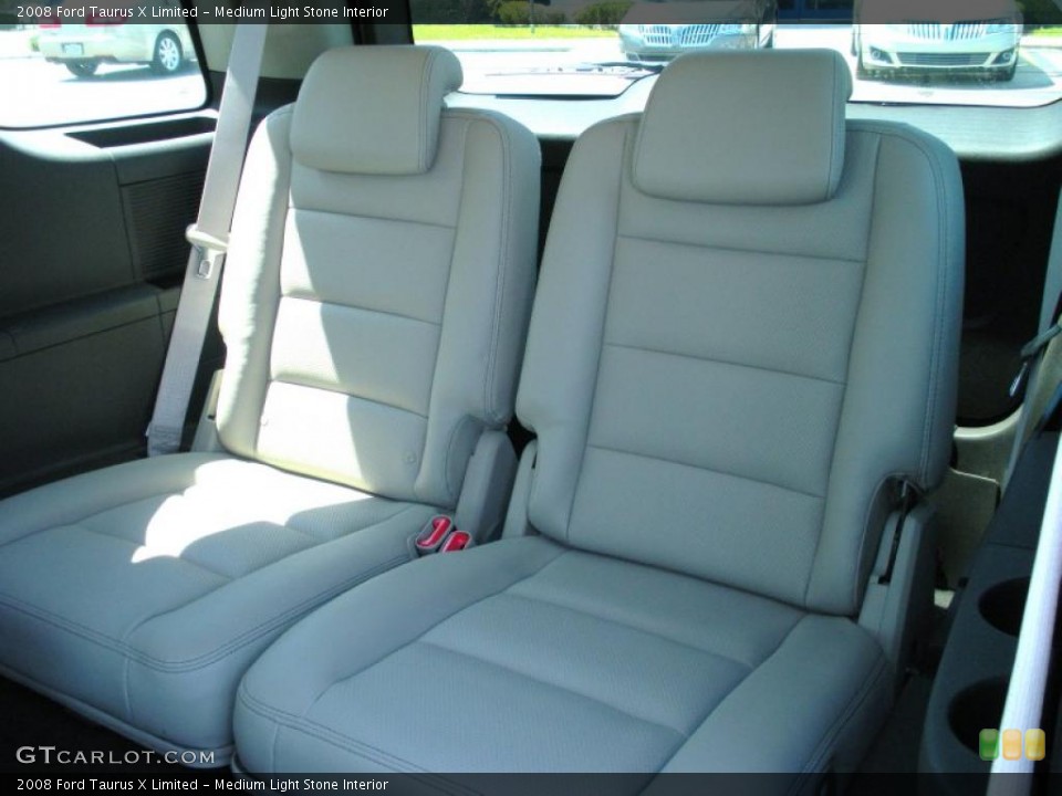 Medium Light Stone Interior Photo for the 2008 Ford Taurus X Limited #46882730