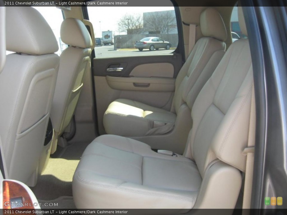 Light Cashmere/Dark Cashmere Interior Photo for the 2011 Chevrolet Suburban LT #46886108