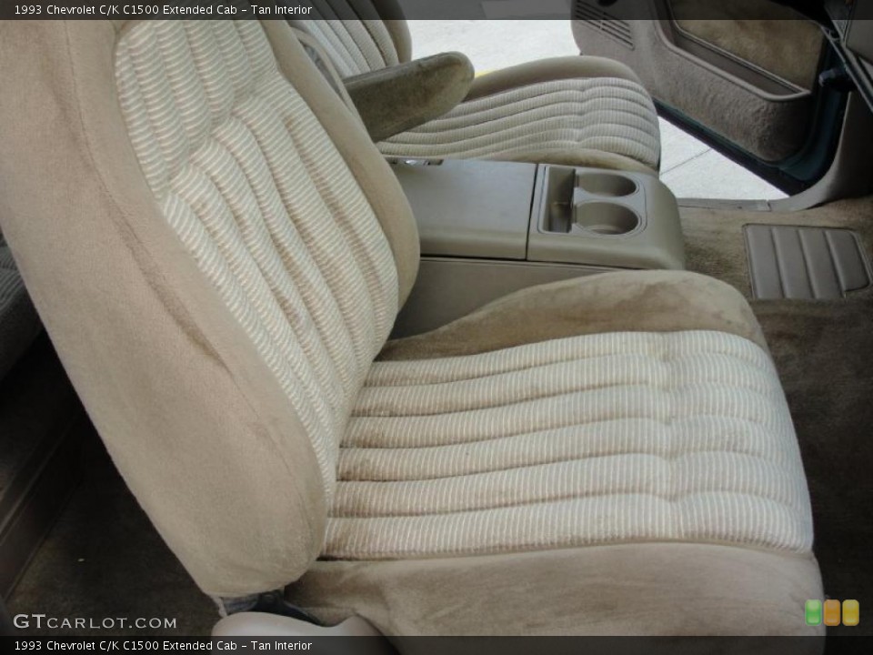 Tan Interior Photo for the 1993 Chevrolet C/K C1500 Extended Cab #46890461