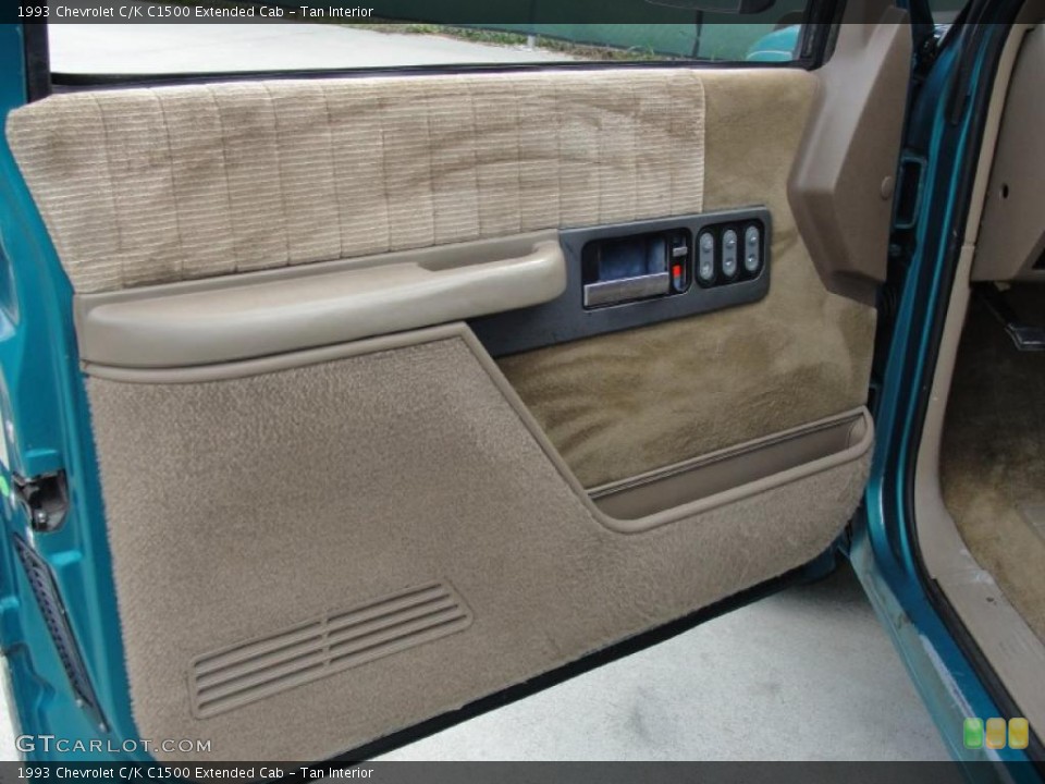 Tan Interior Photo for the 1993 Chevrolet C/K C1500 Extended Cab #46890491