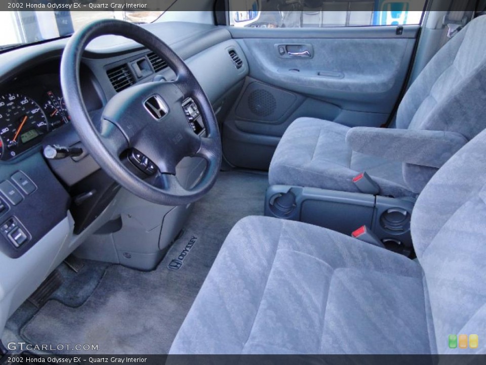 Quartz Gray Interior Photo for the 2002 Honda Odyssey EX #46891958