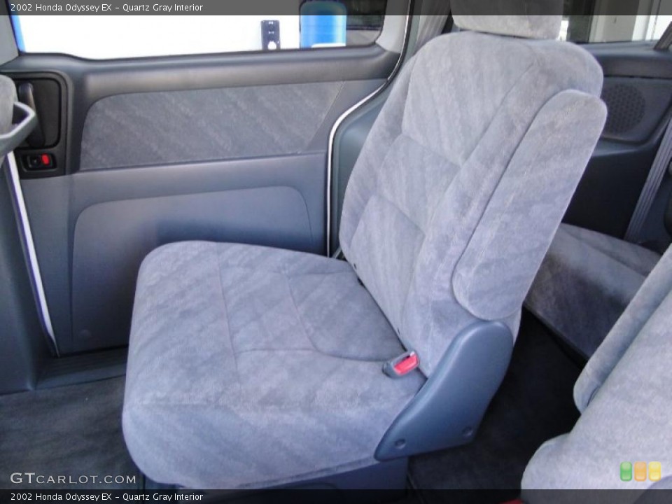 Quartz Gray Interior Photo for the 2002 Honda Odyssey EX #46892231