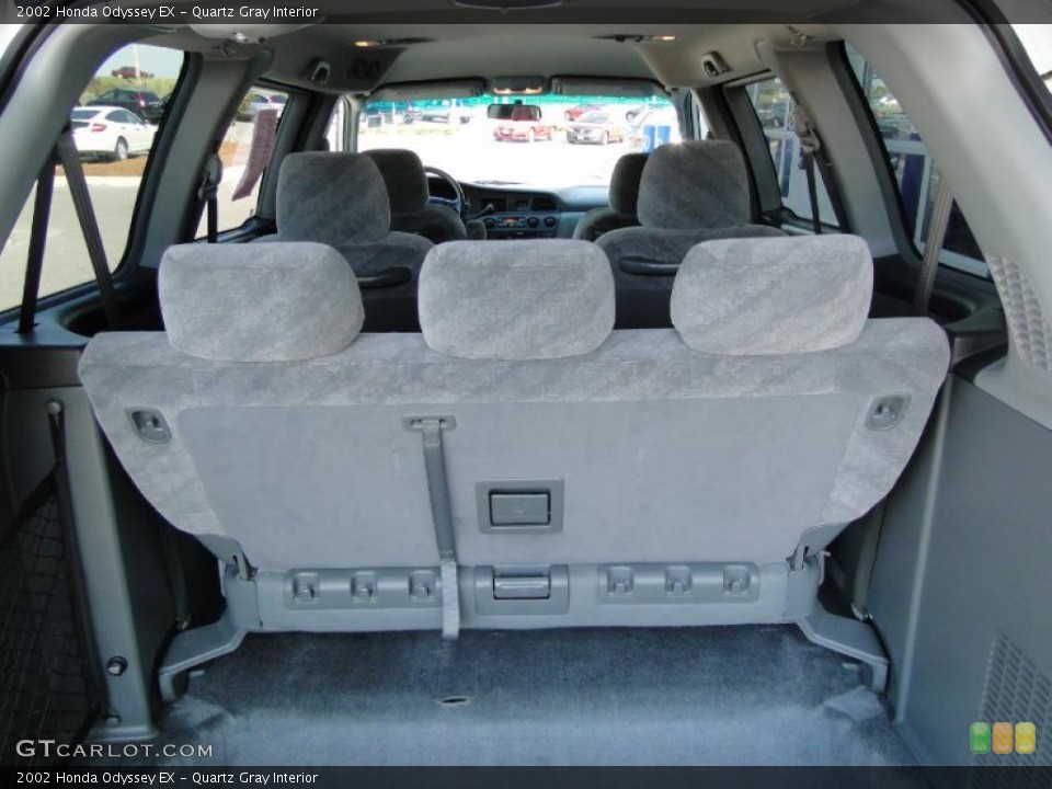 Quartz Gray Interior Photo for the 2002 Honda Odyssey EX #46892303