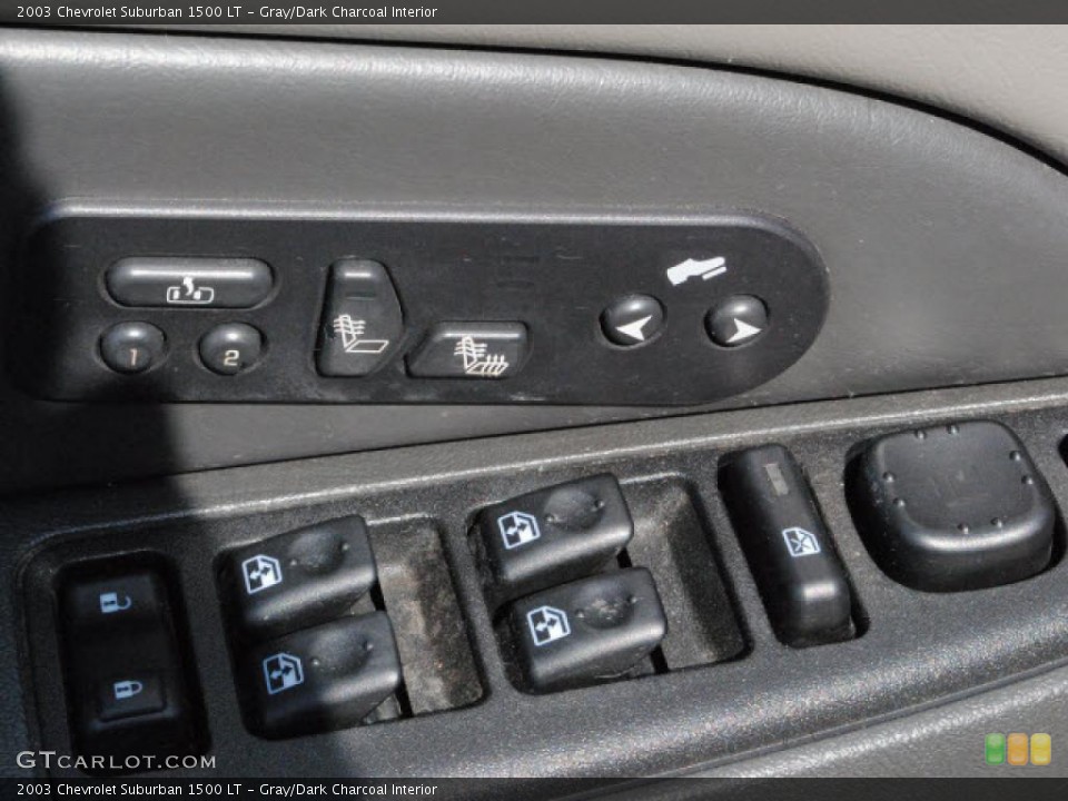 Gray/Dark Charcoal Interior Controls for the 2003 Chevrolet Suburban 1500 LT #46893464