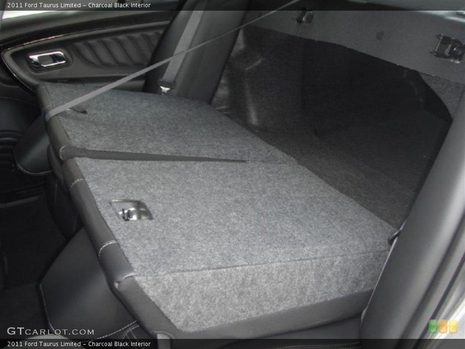 Charcoal Black Interior Photo for the 2011 Ford Taurus Limited #46904558