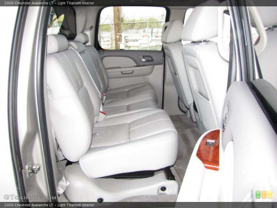 Light Titanium Interior Photo for the 2009 Chevrolet Avalanche LT #46914593