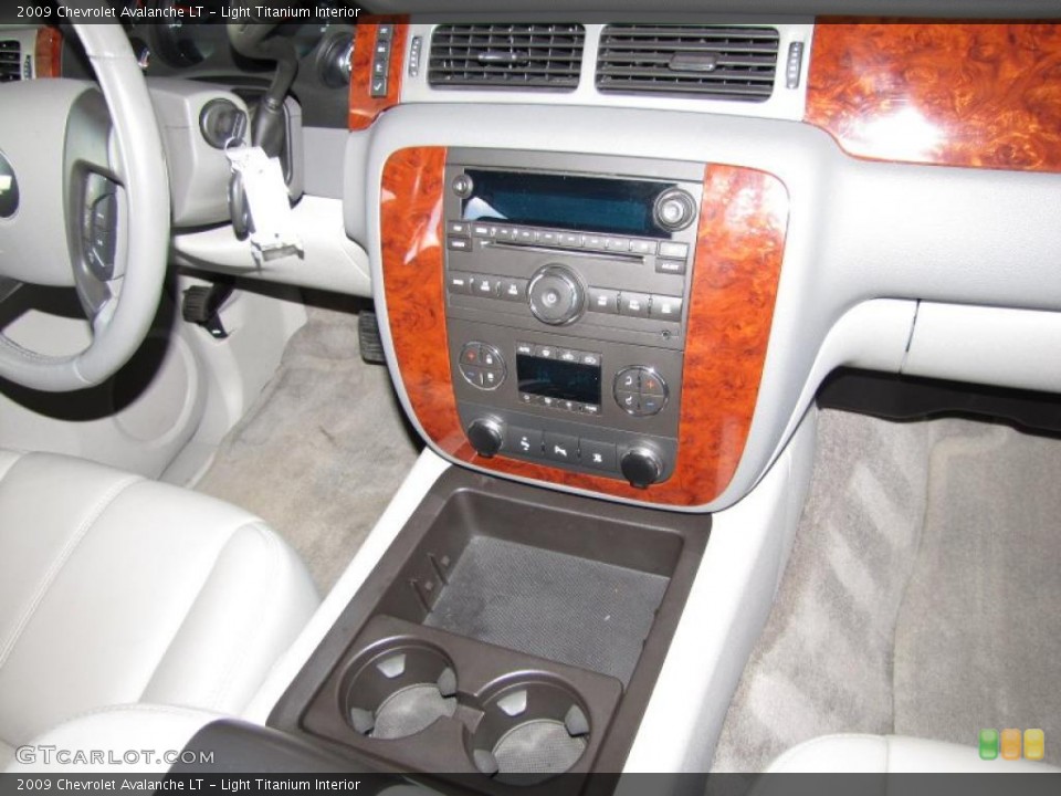 Light Titanium Interior Controls for the 2009 Chevrolet Avalanche LT #46914683