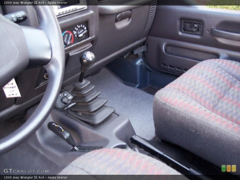Agate Interior Photo for the 1999 Jeep Wrangler SE 4x4 #46916186