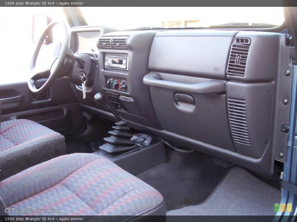 Agate Interior Dashboard for the 1999 Jeep Wrangler SE 4x4 #46916318
