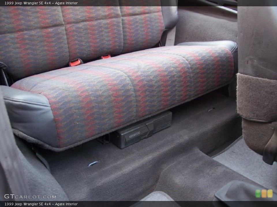 Agate Interior Photo for the 1999 Jeep Wrangler SE 4x4 #46916405
