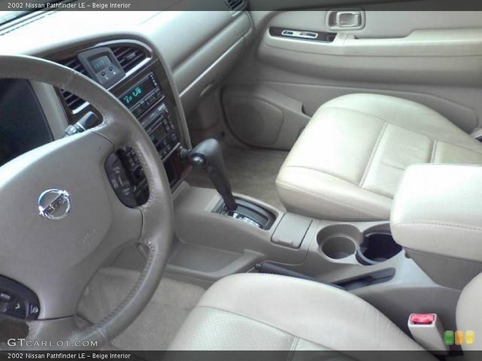 Beige Interior Photo for the 2002 Nissan Pathfinder LE #46916480
