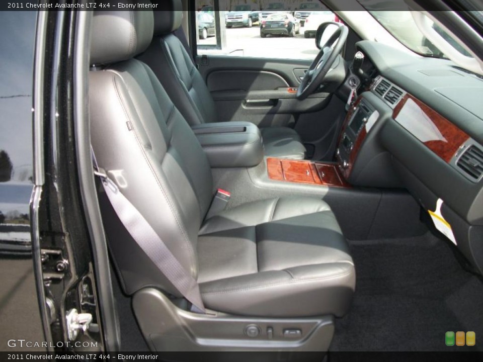 Ebony Interior Photo for the 2011 Chevrolet Avalanche LTZ 4x4 #46916726