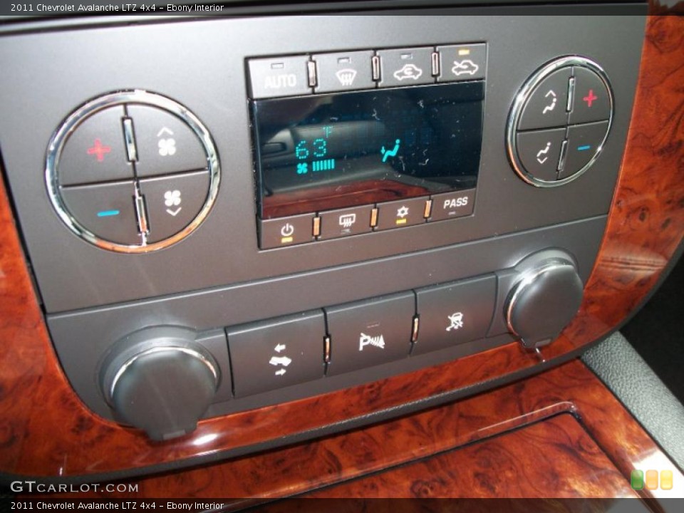 Ebony Interior Controls for the 2011 Chevrolet Avalanche LTZ 4x4 #46917083
