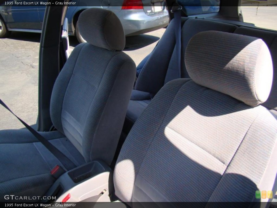 Gray Interior Photo for the 1995 Ford Escort LX Wagon #46918748