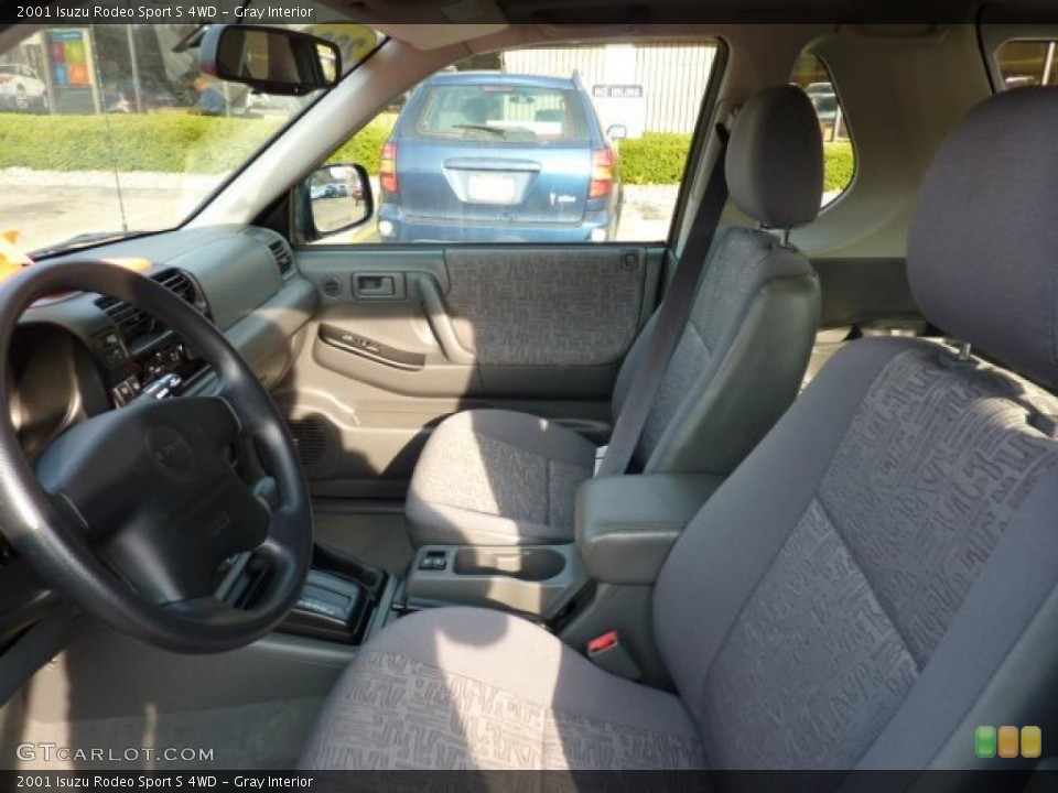 Gray Interior Photo for the 2001 Isuzu Rodeo Sport S 4WD #46928375
