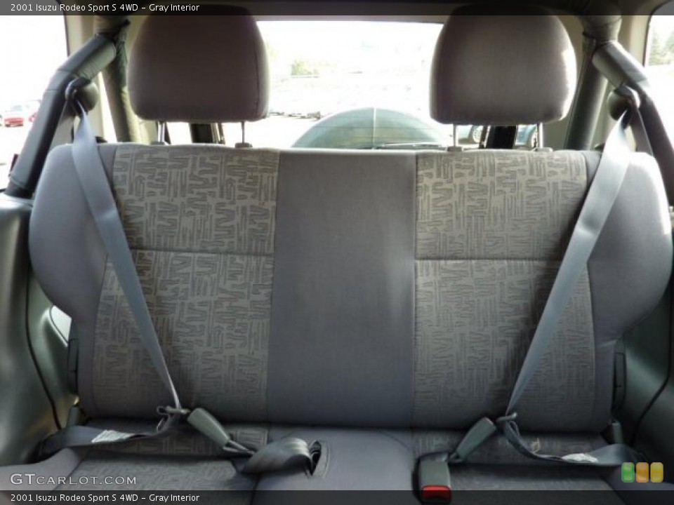 Gray Interior Photo for the 2001 Isuzu Rodeo Sport S 4WD #46928435