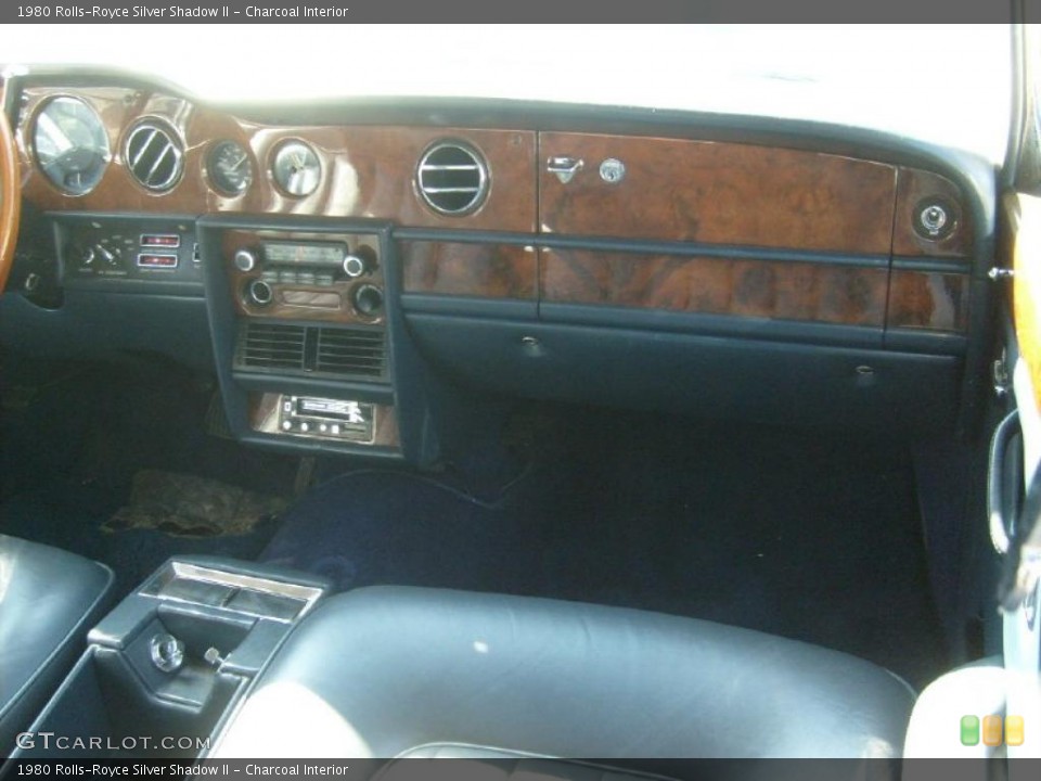 Charcoal Interior Dashboard for the 1980 Rolls-Royce Silver Shadow II #46934828