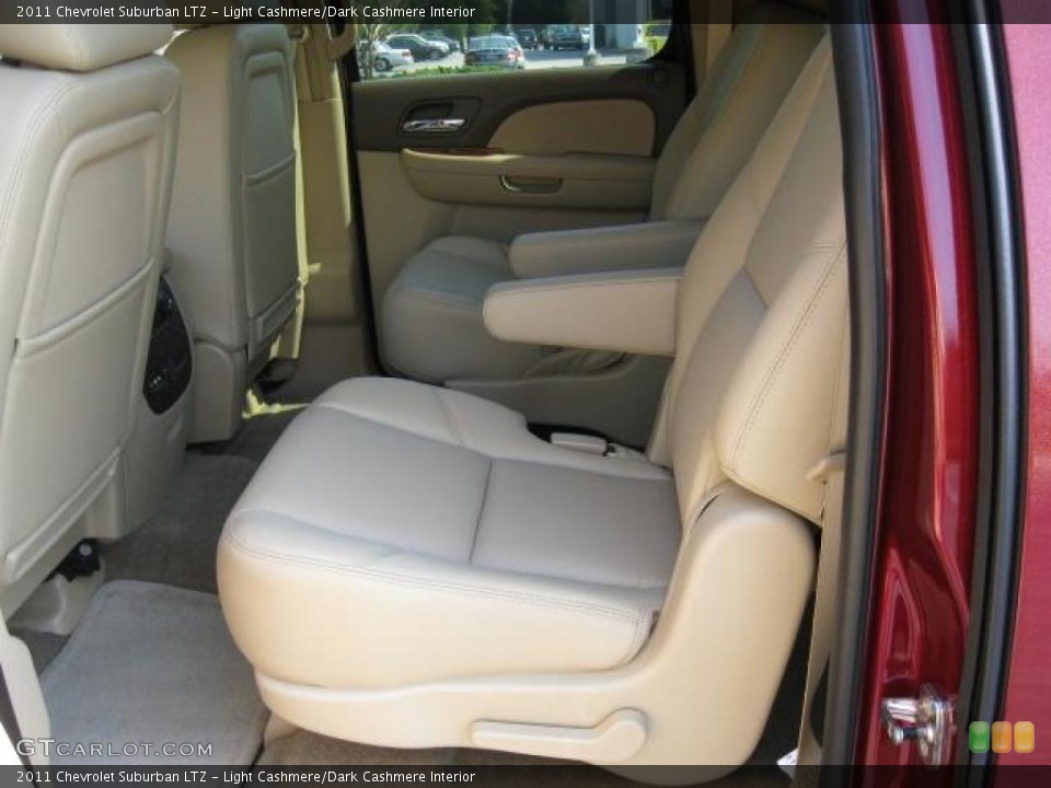 Light Cashmere/Dark Cashmere Interior Photo for the 2011 Chevrolet Suburban LTZ #46937352