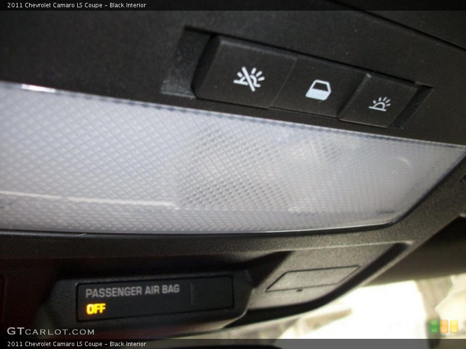 Black Interior Controls for the 2011 Chevrolet Camaro LS Coupe #46942524
