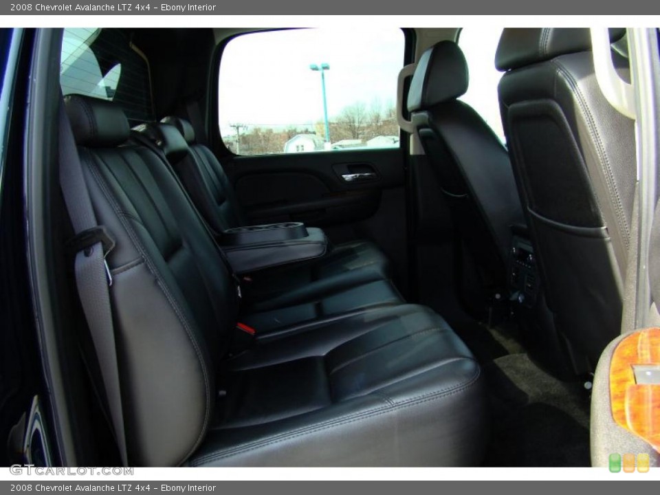 Ebony Interior Photo for the 2008 Chevrolet Avalanche LTZ 4x4 #46945599