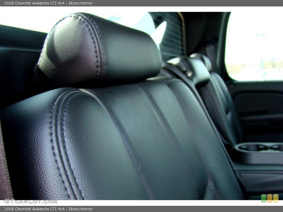 Ebony Interior Photo for the 2008 Chevrolet Avalanche LTZ 4x4 #46945998