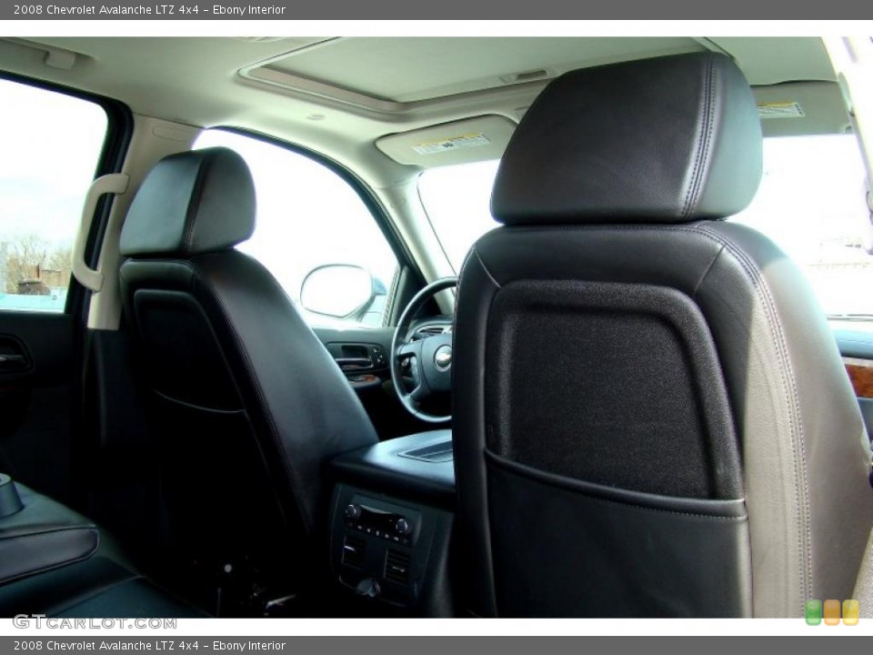 Ebony Interior Photo for the 2008 Chevrolet Avalanche LTZ 4x4 #46946013