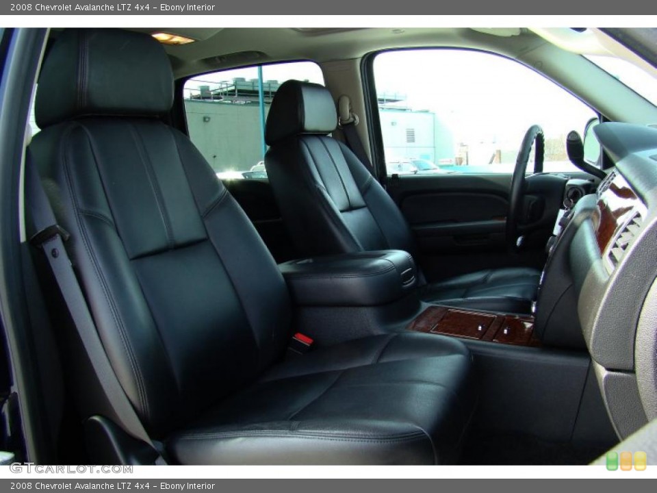 Ebony Interior Photo for the 2008 Chevrolet Avalanche LTZ 4x4 #46946088