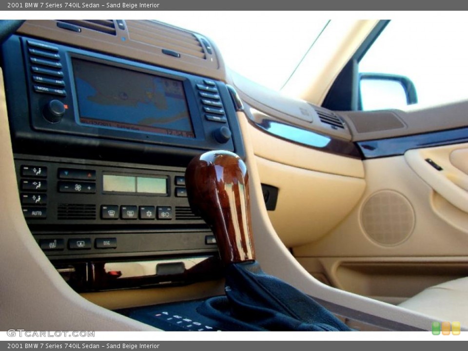 Sand Beige Interior Controls for the 2001 BMW 7 Series 740iL Sedan #46946769