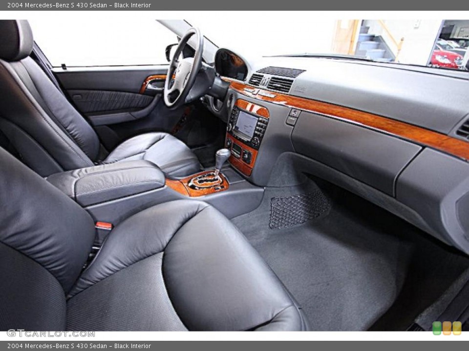 Black Interior Photo for the 2004 Mercedes-Benz S 430 Sedan #46948584
