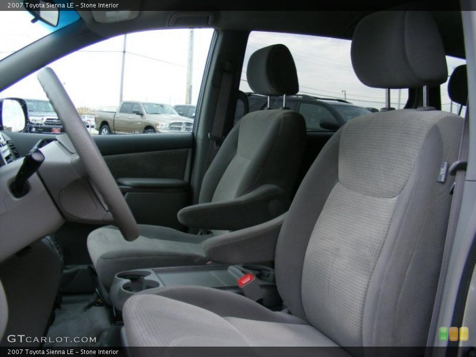 Stone Interior Photo for the 2007 Toyota Sienna LE #46951785