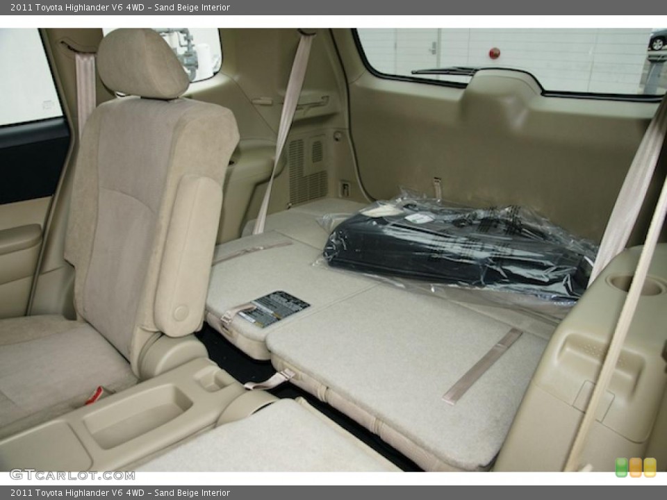 Sand Beige Interior Photo for the 2011 Toyota Highlander V6 4WD #46958442