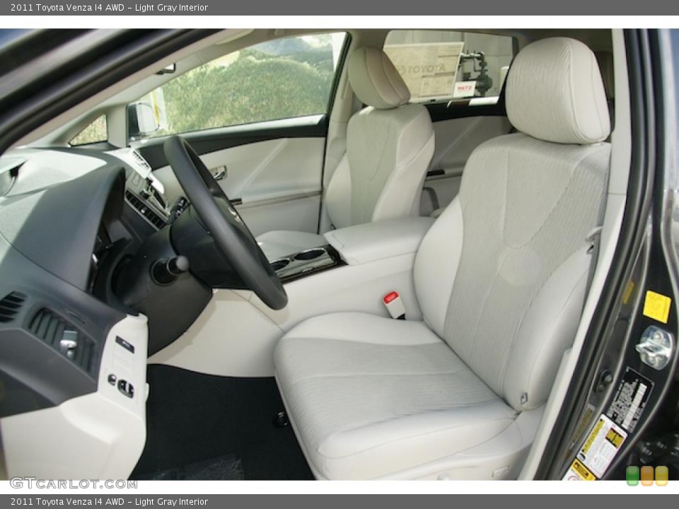 Light Gray Interior Photo for the 2011 Toyota Venza I4 AWD #46958568