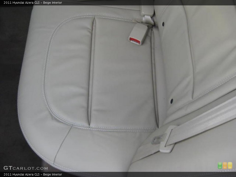 Beige Interior Photo for the 2011 Hyundai Azera GLS #46962564