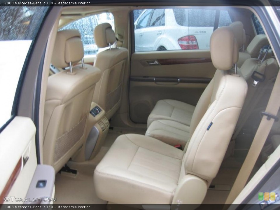 Macadamia Interior Photo for the 2008 Mercedes-Benz R 350 #46965203
