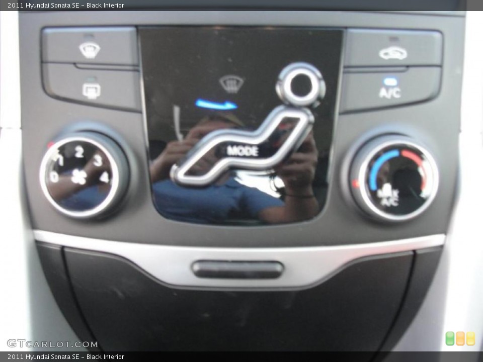 Black Interior Controls for the 2011 Hyundai Sonata SE #46972380