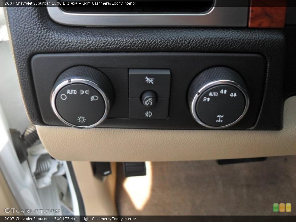 Light Cashmere/Ebony Interior Controls for the 2007 Chevrolet Suburban 1500 LTZ 4x4 #46972479