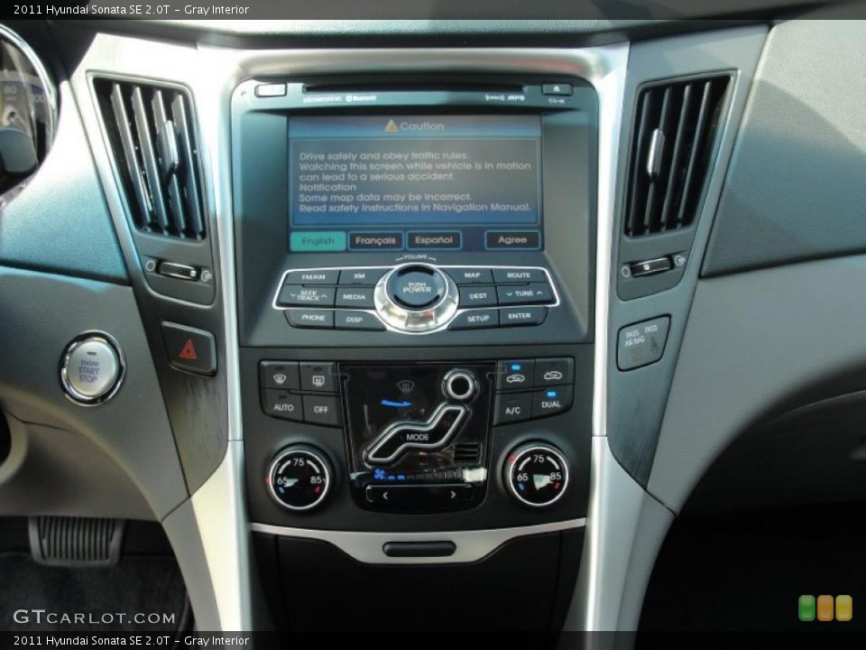 Gray Interior Controls for the 2011 Hyundai Sonata SE 2.0T #46972950