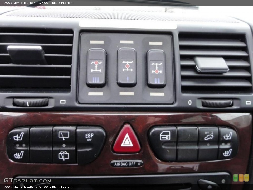 Black Interior Controls for the 2005 Mercedes-Benz G 500 #46974804
